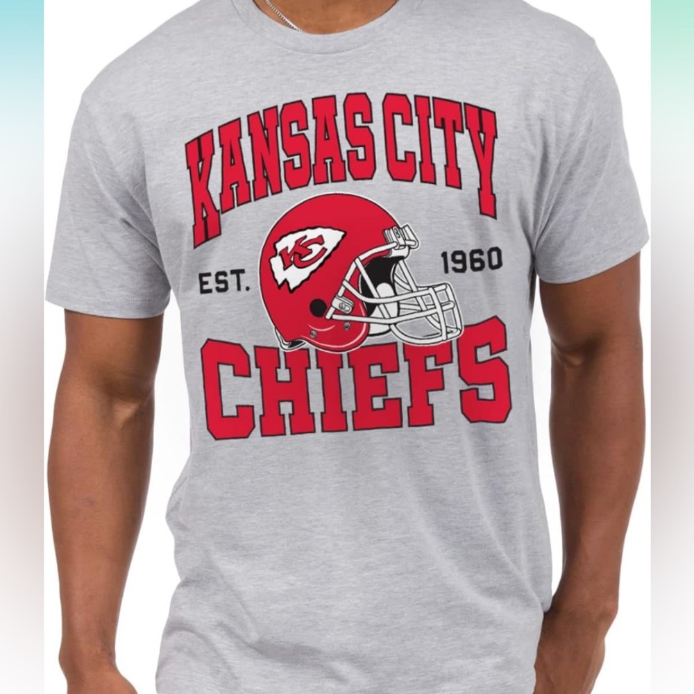 BRAND NEW WITH TAGS Kansas City Chiefs Tee Shirt